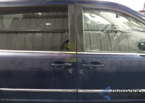 2015 Chrysler Town & Country Touring from USA, damaged, VIN 2C4RC1BG8FR608555